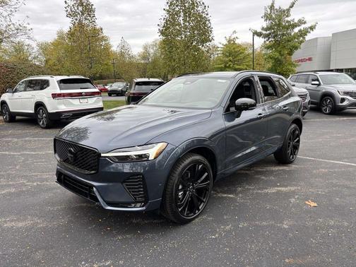 2026 Volvo XC60 B5 Ultra Black Edition