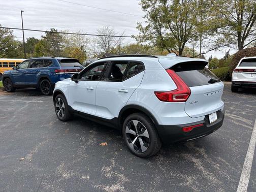 2026 Volvo XC40 B5 Plus