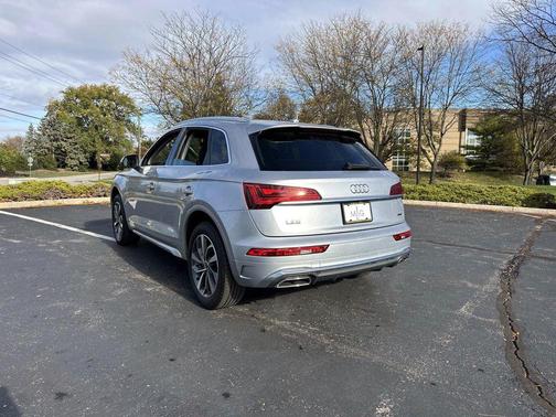 2022 Audi Q5 45 S line Premium Plus