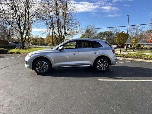 2022 Audi Q5 45 S line Premium Plus