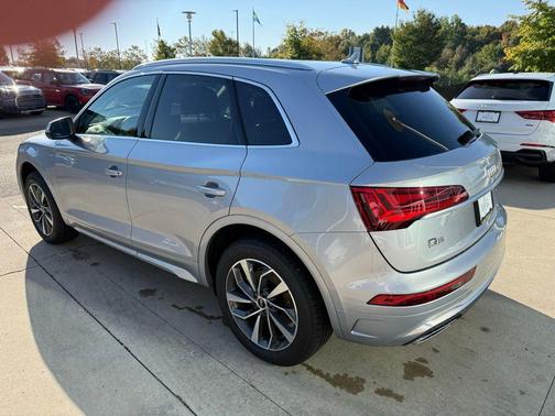 2022 Audi Q5 45 S line Premium Plus