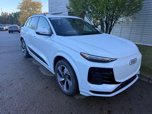 2025 Audi Q6 e-tron Premium Plus quattro