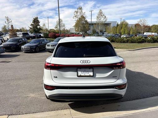 2025 Audi Q6 e-tron Premium Plus quattro