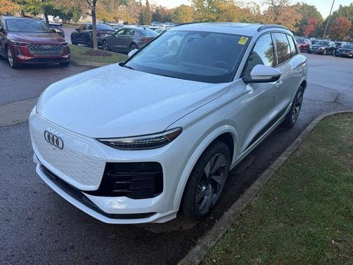 2025 Audi Q6 e-tron Premium Plus quattro