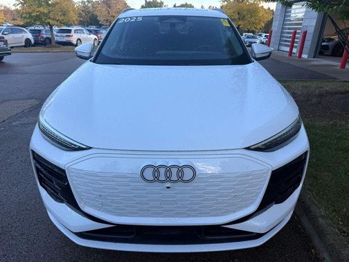 2025 Audi Q6 e-tron Premium Plus quattro
