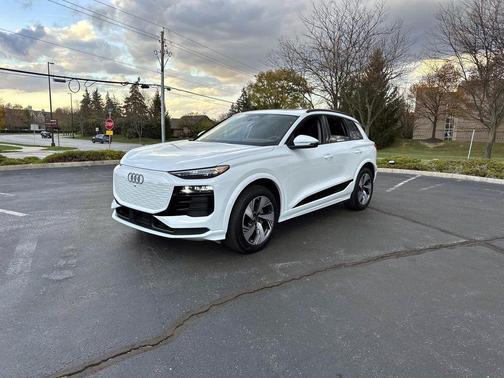 2025 Audi Q6 e-tron Premium Plus quattro