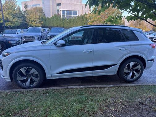 2025 Audi Q6 e-tron Premium Plus quattro