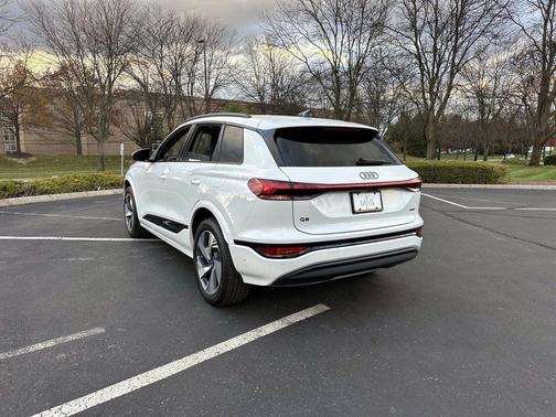 2025 Audi Q6 e-tron Premium Plus quattro