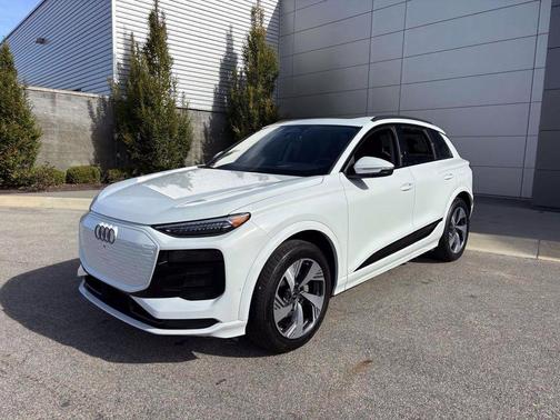2025 Audi Q6 e-tron Premium Plus quattro