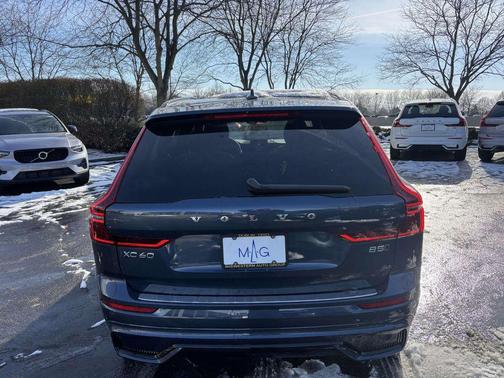 2026 Volvo XC60 B5 Plus