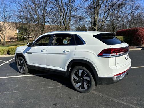 2024 Volkswagen Atlas Cross Sport 2.0T SEL