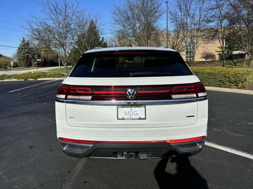 2024 Volkswagen Atlas Cross Sport 2.0T SEL