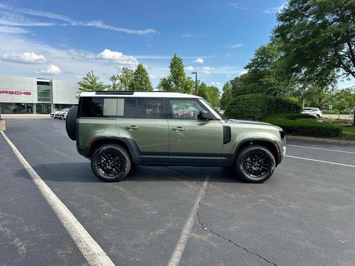 2025 Land Rover Defender 110 P400 S