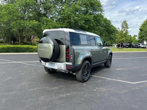 2025 Land Rover Defender 110 P400 S