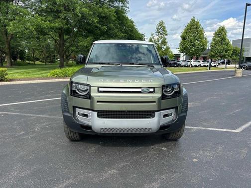 2025 Land Rover Defender 110 P400 S