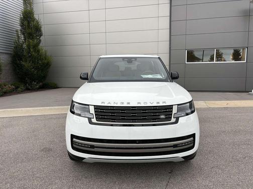 2025 Land Rover Range Rover P530 SE 7 Seat
