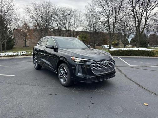 2025 Audi Q5 Premium TFSI quattro S tronic