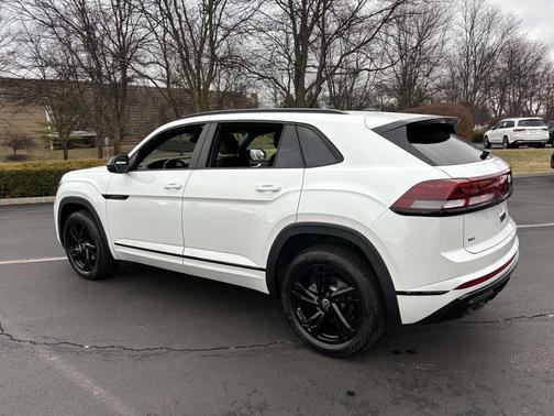 2025 Volkswagen Atlas Cross Sport 2.0T SEL