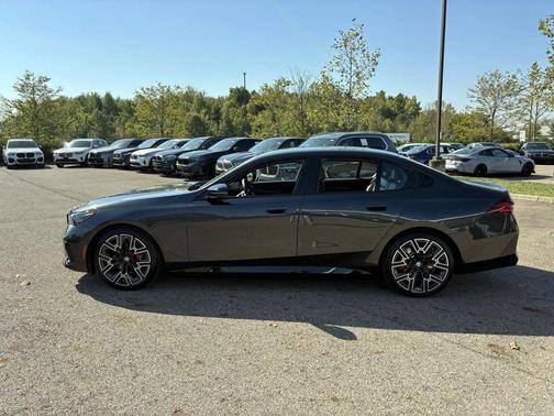 2025 BMW i5 M60