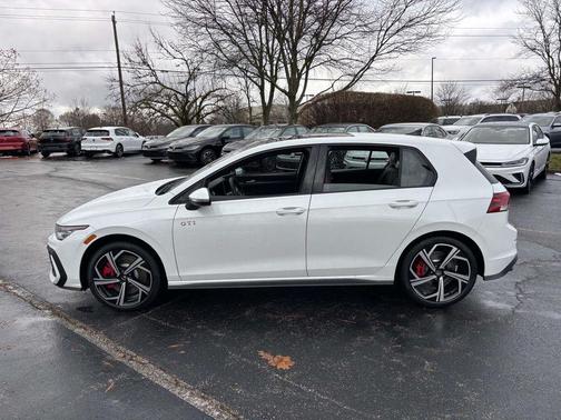 2026 Volkswagen Golf GTI 2.0T SE DSG