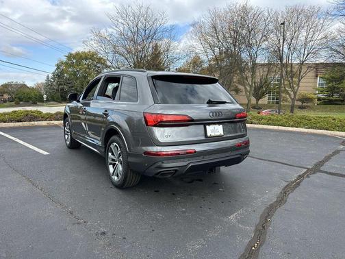 2026 Audi Q7 45 Premium