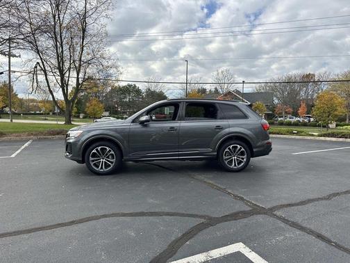 2026 Audi Q7 45 Premium