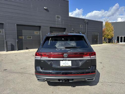 2026 Volkswagen Atlas 2.0T SE w/Technology 4MOTION