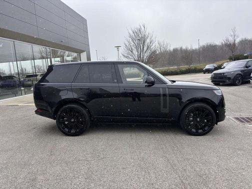 2025 Land Rover Range Rover P400 SE
