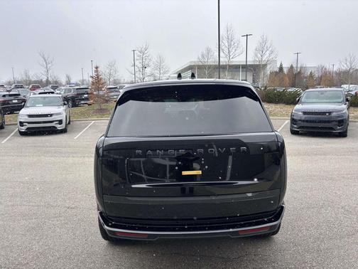 2025 Land Rover Range Rover P400 SE