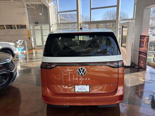 2025 Volkswagen ID. Buzz Pro S Plus with 4MOTION