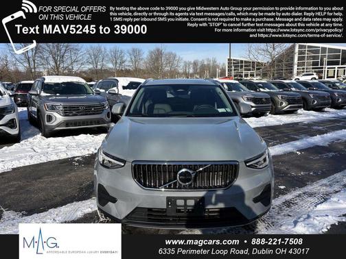 2025 Volvo XC40 B5 Core Bright Theme