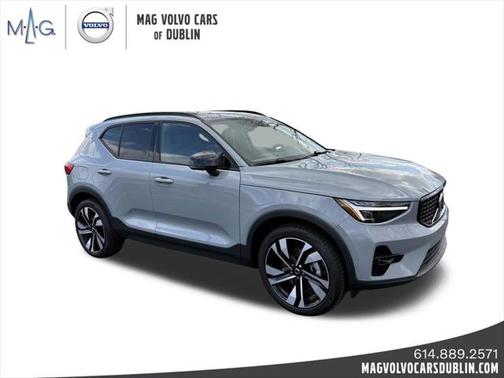 2025 Volvo XC40 B5 Plus Dark Theme