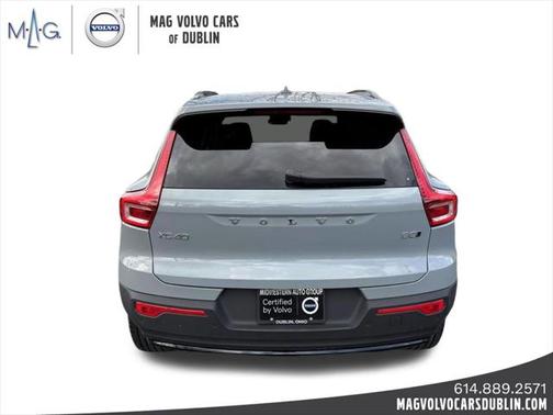 2025 Volvo XC40 B5 Plus Dark Theme