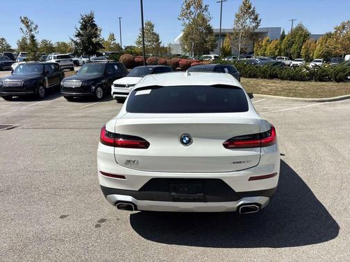 2025 BMW X4 xDrive30i
