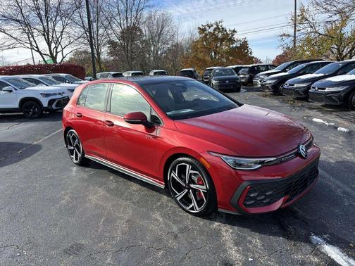 2026 Volkswagen Golf GTI 2.0T SE DSG