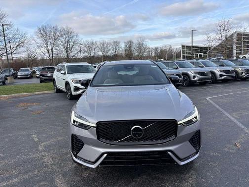 2026 Volvo XC60 B5 Plus