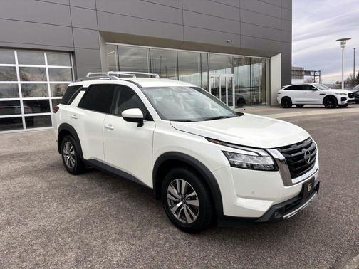 2022 Nissan Pathfinder SL 4WD