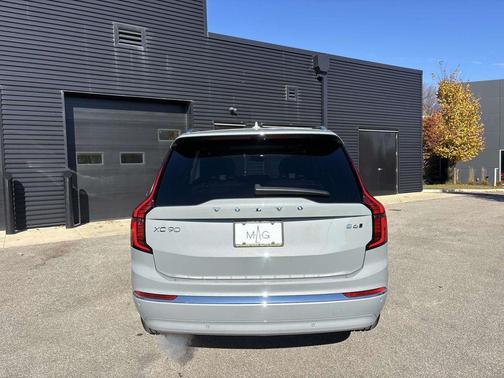 2026 Volvo XC90 B6 Plus 7-Seater