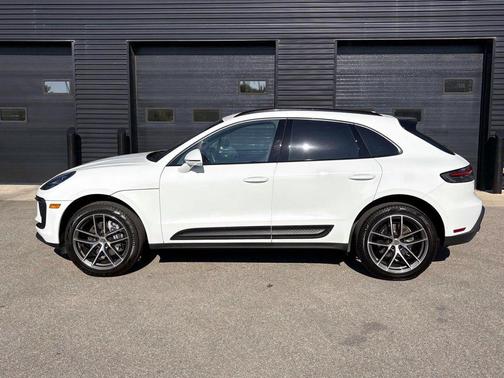 2025 Porsche Macan T