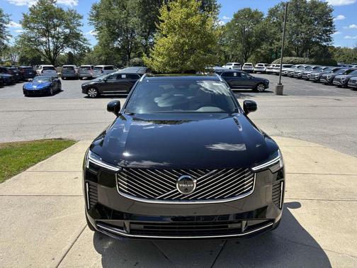 2026 Volvo XC90 B6 Plus 6-Seater