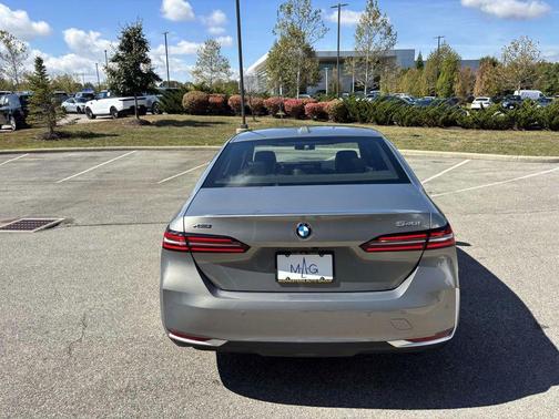2025 BMW 540 i xDrive