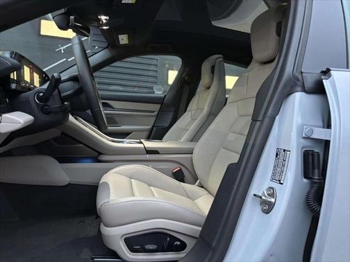 2025 Porsche Taycan 4
