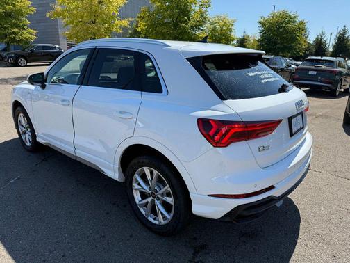 2025 Audi Q3 Premium 45 TFSI S line quattro Tiptronic