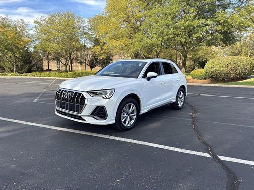 2025 Audi Q3 Premium 45 TFSI S line quattro Tiptronic