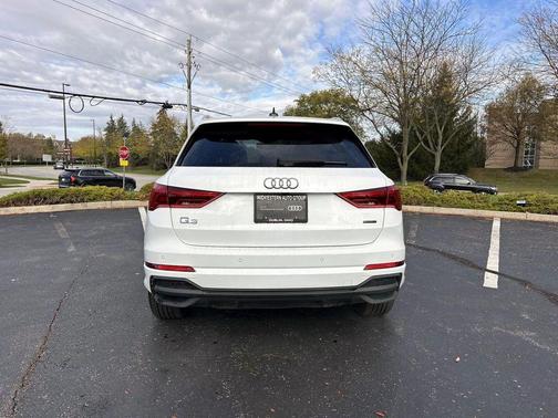 2025 Audi Q3 Premium 45 TFSI S line quattro Tiptronic