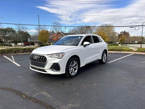 2025 Audi Q3 Premium 45 TFSI S line quattro Tiptronic