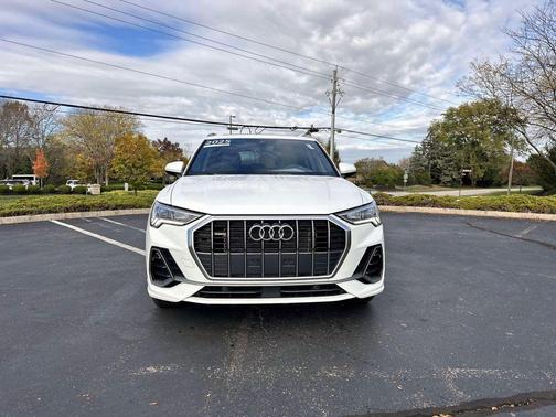 2025 Audi Q3 Premium 45 TFSI S line quattro Tiptronic