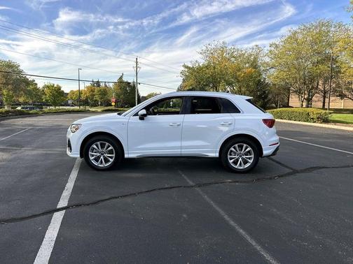 2025 Audi Q3 Premium 45 TFSI S line quattro Tiptronic