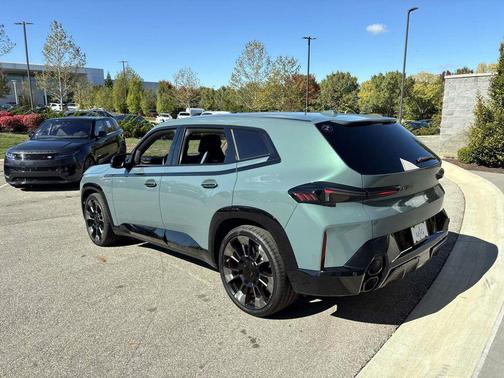 2023 BMW XM Base
