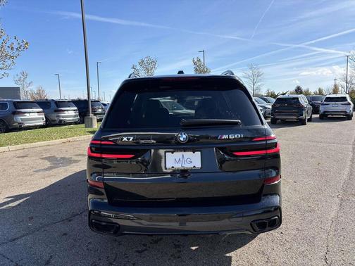 2026 BMW X7 M60i